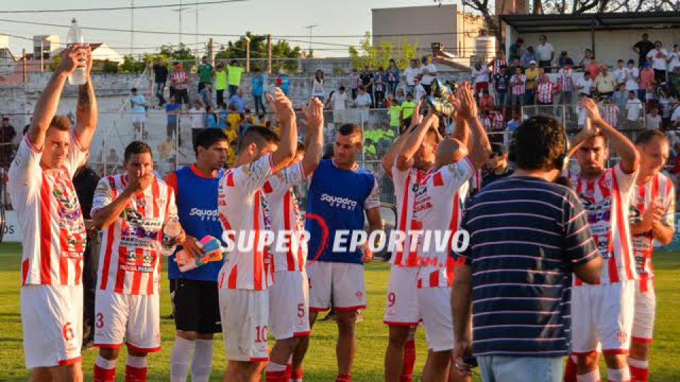 Paran&aacute; no pudo con el Ferro y se complic&oacute; en su ingreso al Reducido.
