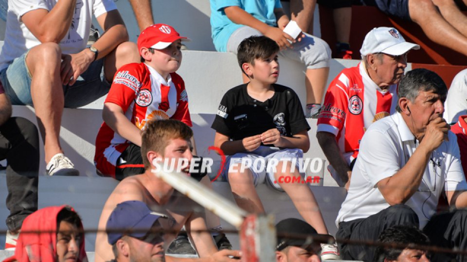 El Decano se despidió de su gente con un empate en ante el Ferroviario.