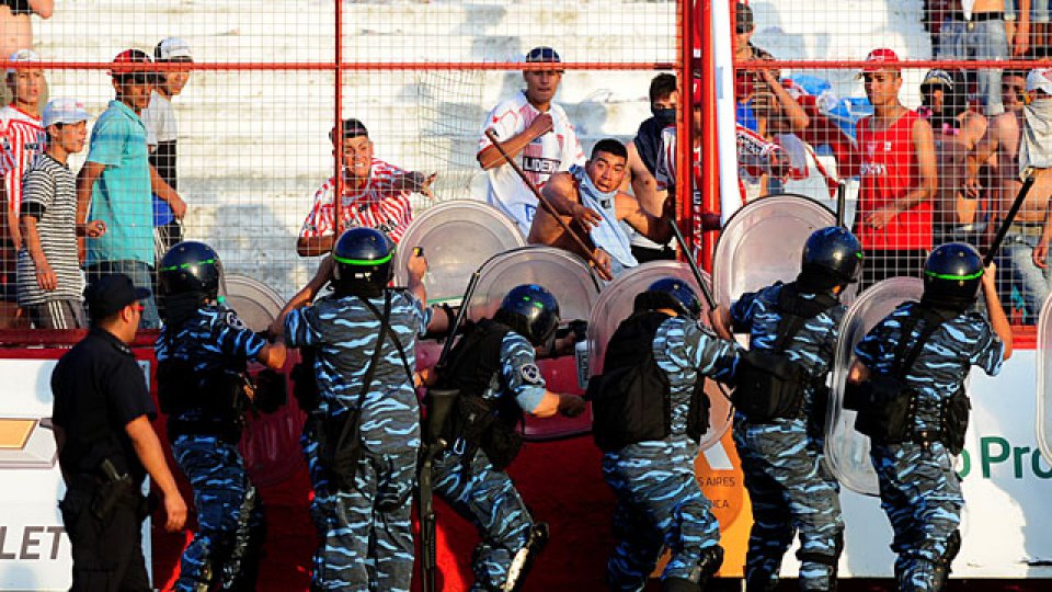 Los hinchas del Milrayitas provocaron incidentes.