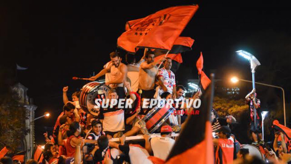 El plantel y sus hinchas festejaron en la Catedral