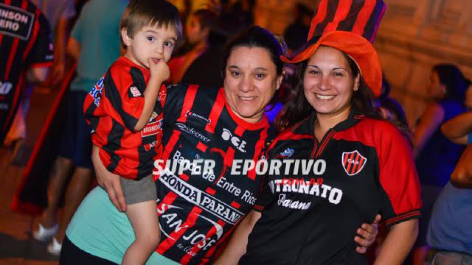 El plantel y sus hinchas festejaron en la Catedral