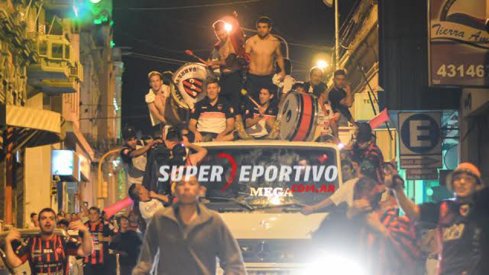 El plantel y sus hinchas festejaron en la Catedral.