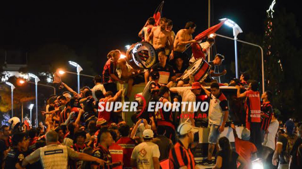 El plantel y sus hinchas festejaron en la Catedral