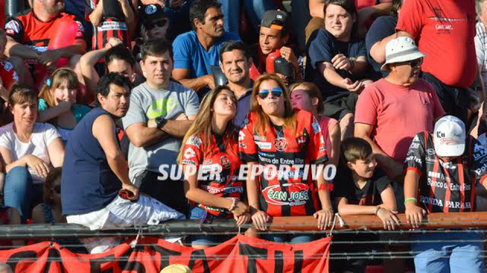 Las postales de una jornada inolvidable para el fútbol entrerriano.