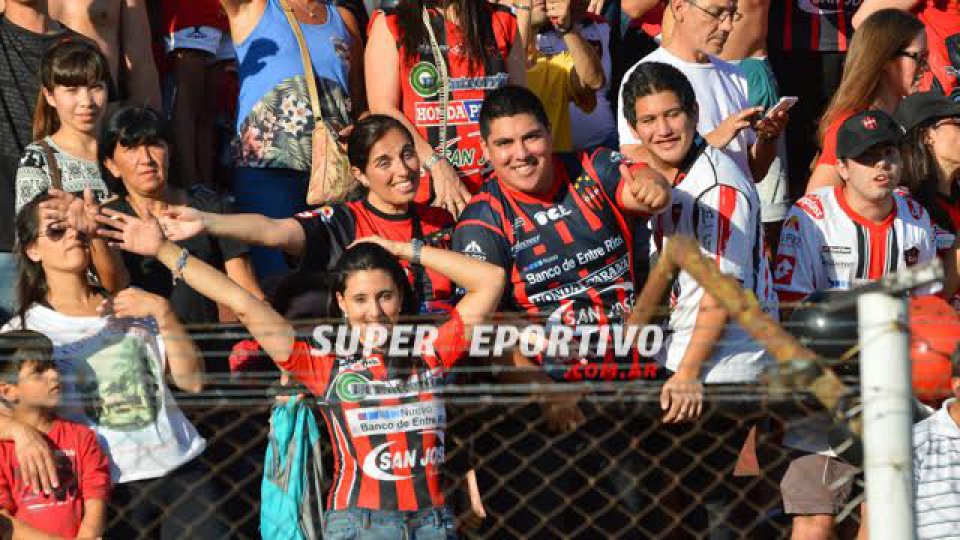 Las postales de una jornada inolvidable para el fútbol entrerriano.