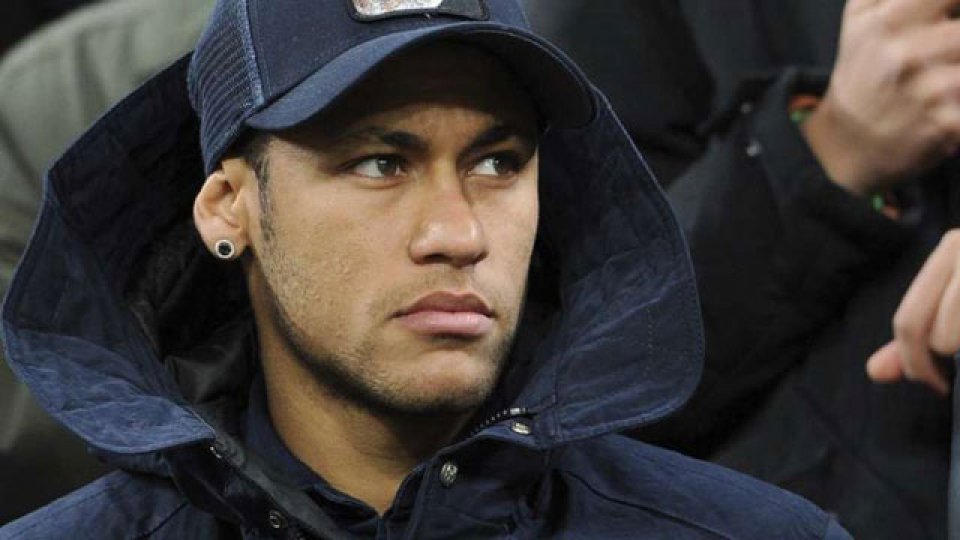 "¿Por qué no puedo salir?", pregunto Neymar a quienes lo cuestionan.