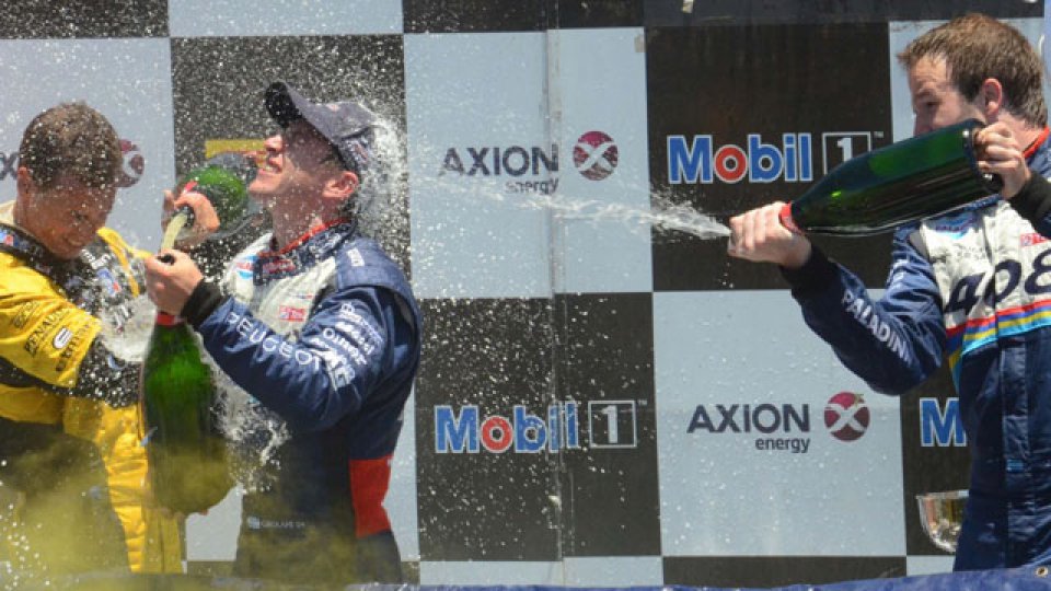 Peugeot y &quot;El Bebu&quot; lo hicieron de nuevo en el STC2000.