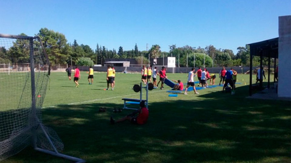 Patronato sigue con la pretemporada. (Foto: @LFdelFutbol)