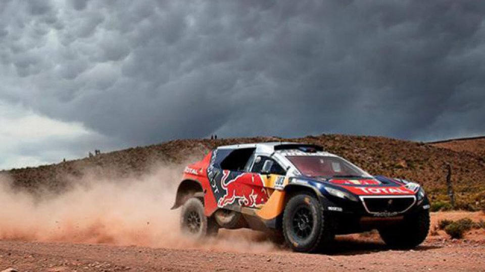 Carlos Sanz es el nuevo líder en autos del Rally Dakar 2016.
