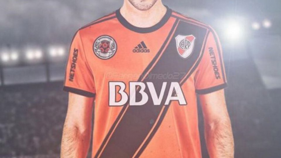 Se filtr&oacute; la camiseta suplente de River que homenajea al Beto Alonso.