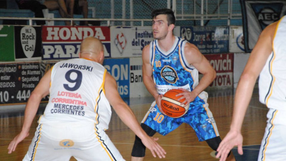 Echagüe logró una cómoda victoria ante Comunicaciones.