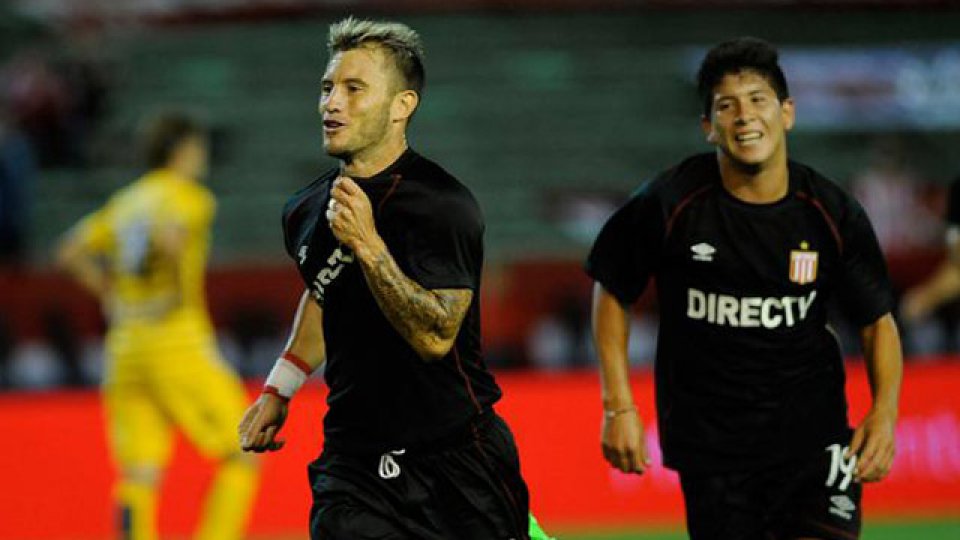 La Gata Fernández abrió el marcador con un gol de gran factura.