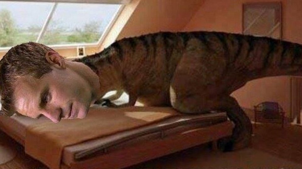 os afiches de Racing gastando a Independiente luego de la victoria en La Feliz.