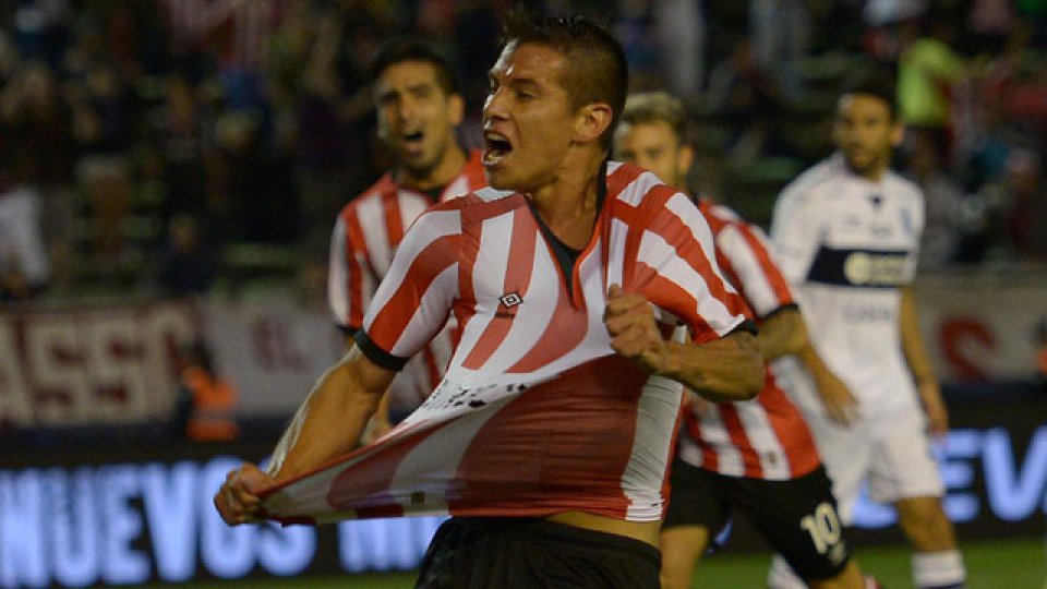 Estudiantes le ganaba a Gimnasia y el partido terminó en escándalo.