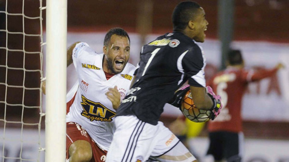 Huracán le ganó 1-0 a Caracas.