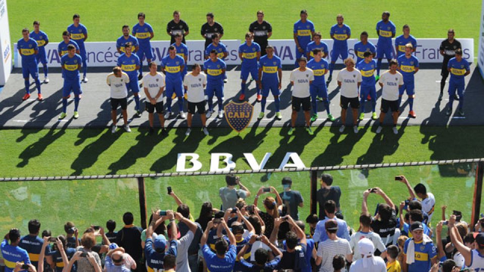 Boca presentó al plantel y los hinchas se ilusionan de la mano de Carlos Tevez.