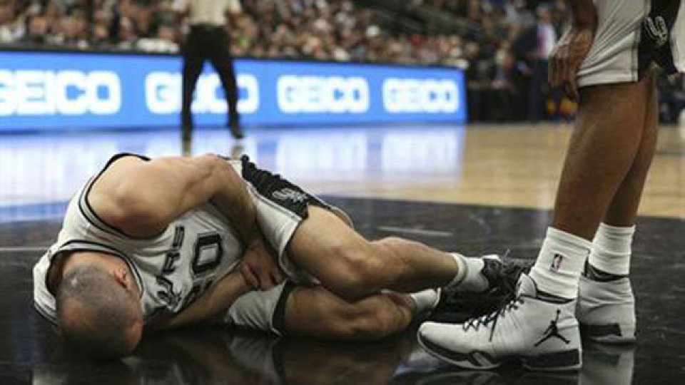 Manu fue golpeado en el triunfo de San Antonio Spurs ante New Orleans Pelicans.