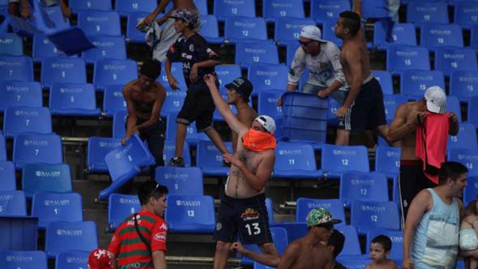 El clásico mendocino terminó con graves incidentes.