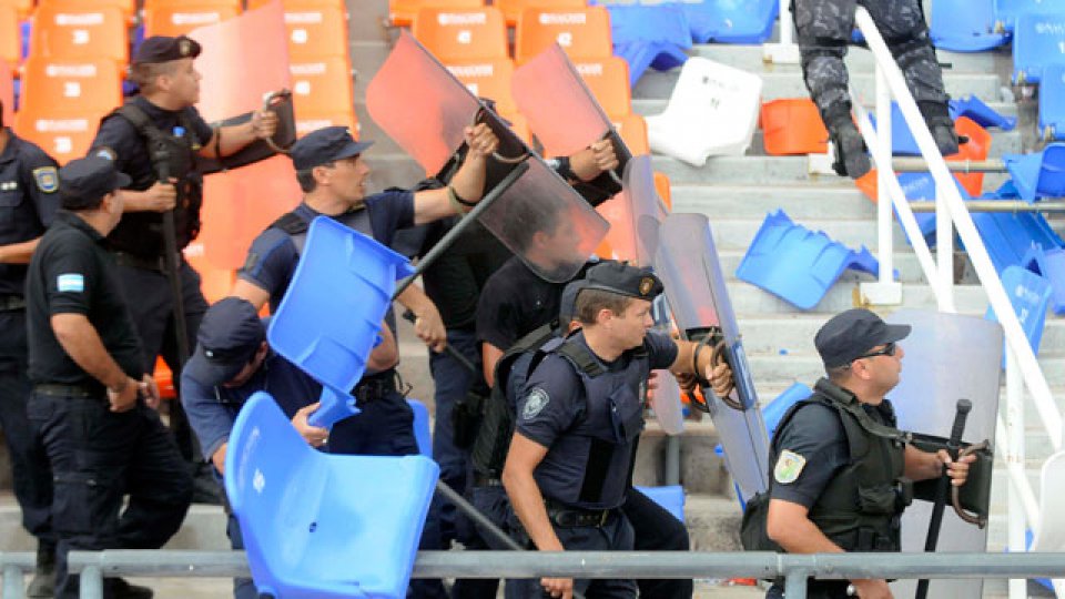 El clásico mendocino terminó con graves incidentes.