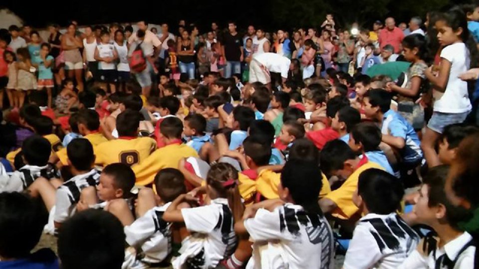 Facebook Inferiores Tricolor.