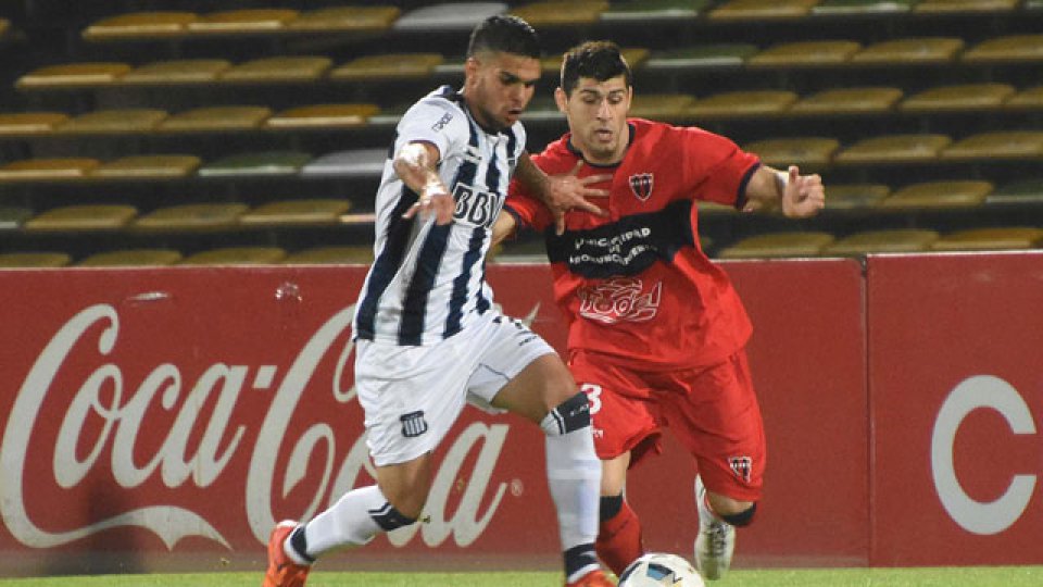 Defensores de Pronunciamiento cayó ante Talleres.