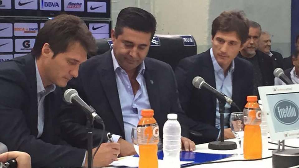 Guillermo asumió en Boca y dijo dónde jugará Tevez.