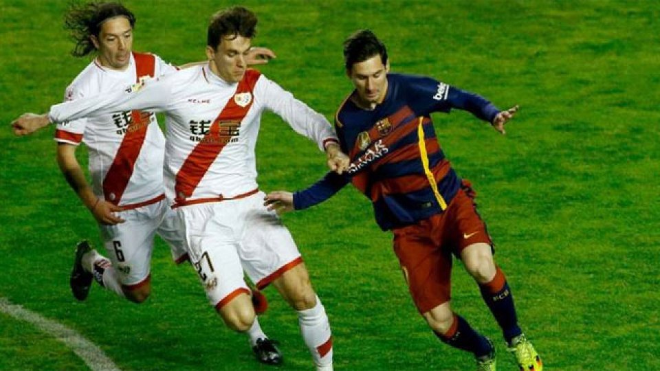 Messi marcó tres en el 5-1 frente al Rayo.