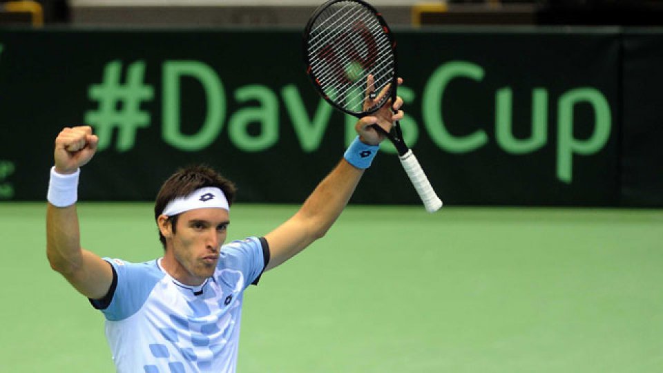 Mayer ganó su partido ante Przysiezny y le dio el pase a Argentina.