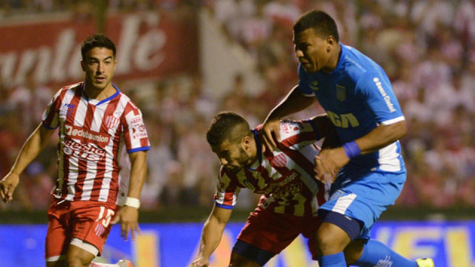 Racing gole&oacute; a Uni&oacute;n.