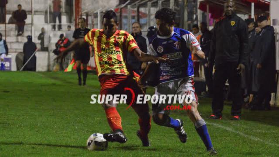 El Gato cayó ante el Aurirrojo y lleva seis partidos sin victorias.