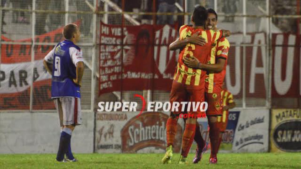 El Gato cayó ante el Aurirrojo y lleva seis partidos sin victorias.