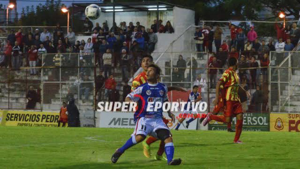 El Gato cayó ante el Aurirrojo y lleva seis partidos sin victorias.
