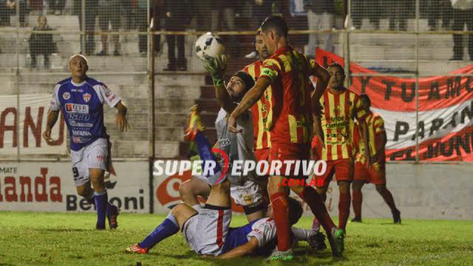 El Gato cayó ante el Aurirrojo y lleva seis partidos sin victorias.