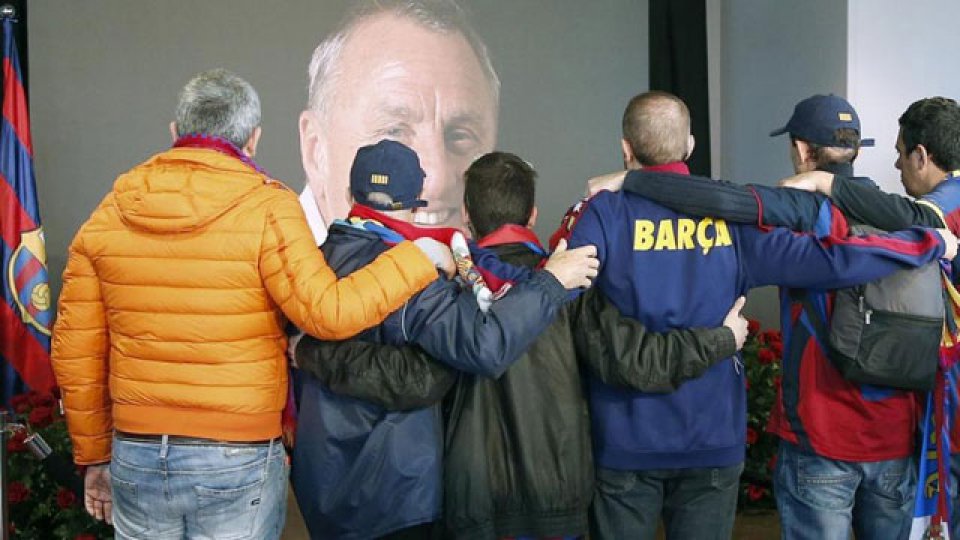 La despedida de los hinchas a Cruyff.