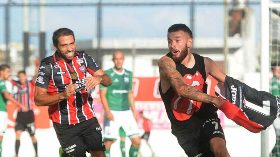 El Funebrero ganó, sube y se ilusiona con pelear el ascenso.