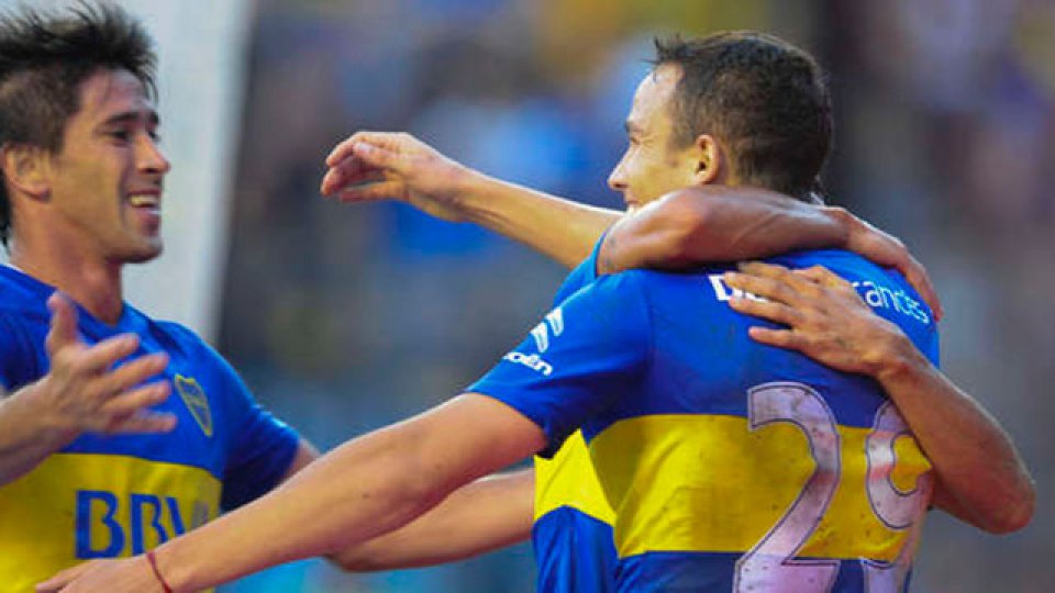 Boca, con equipo alternativo, recibe al golpeado Huracán.