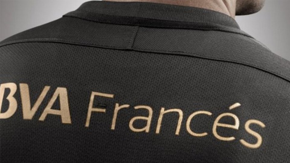 elk negro y el dorado predominan en el flamante dise&ntilde;o.