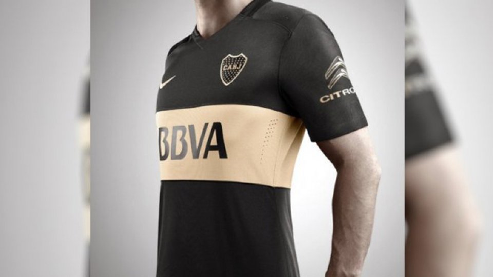 Los colores del la nueva casase alejan de los tradicionales Xeneizes.