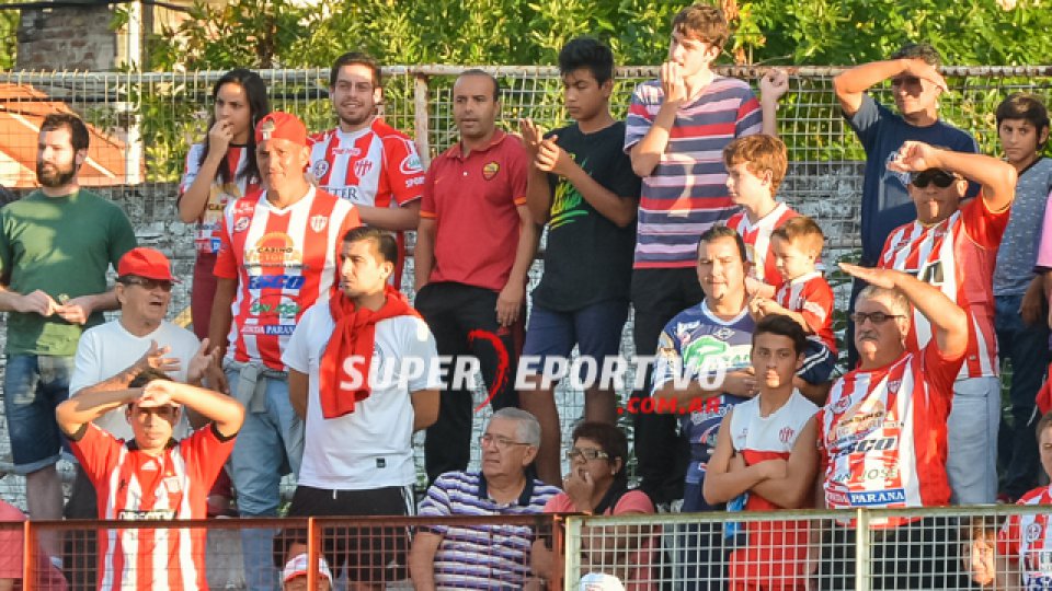 Los hinchas del Gato coparon el Pedro Mutio para acompañar al equipo.