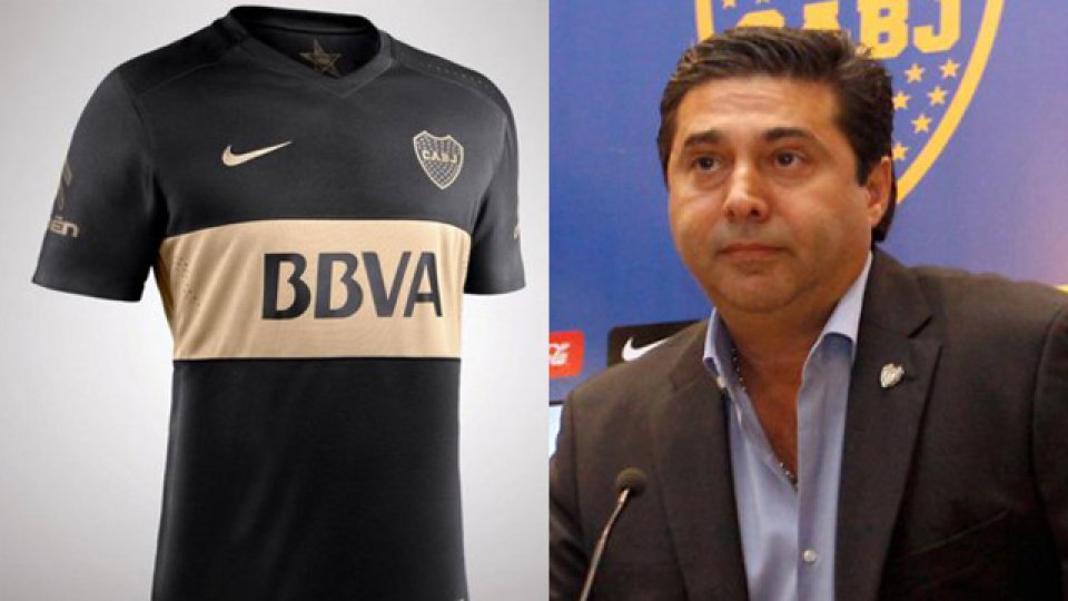 "Me tienen que pedir permiso para usar la camiseta negra", soltó Angelici.