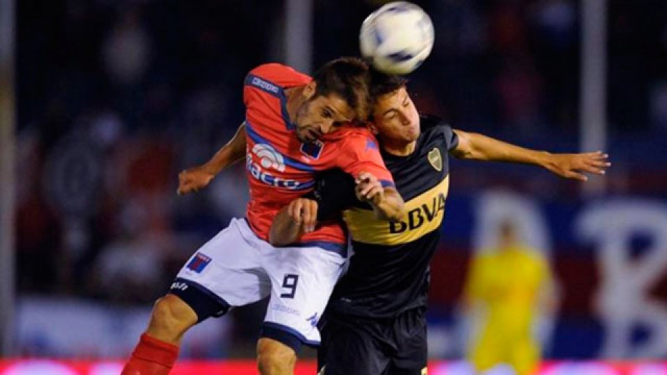 Boca no pudo con el Matador y quedó a once puntos del líder Lanús.