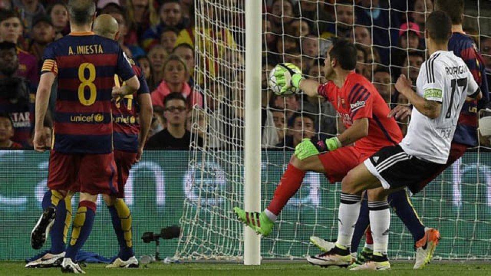 Ahora el conjunto catalán comparte la cima con Atlético Madrid.