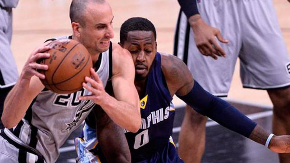 Ginóbili estuvo en cancha durante 20 minutos. Ginóbili estuvo en cancha durante 20 minutos.