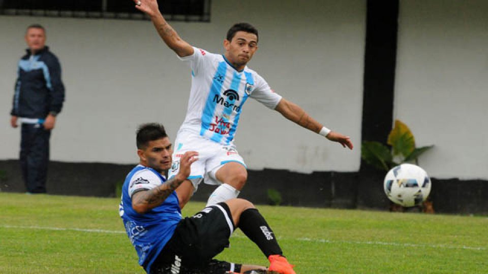 El Lobo se recuperó y acortó distancias con el puntero Talleres.