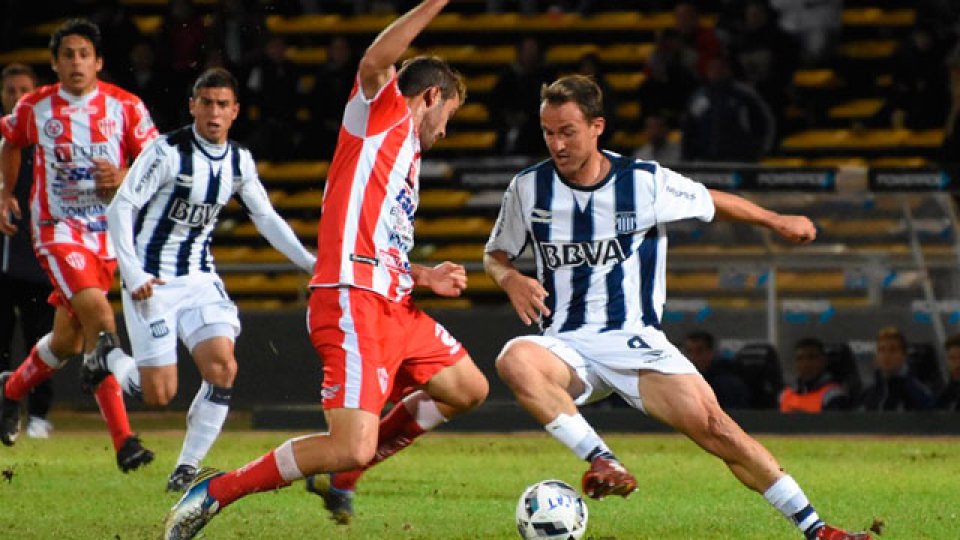 Atlético Paraná no puede revertir la racha negativa.