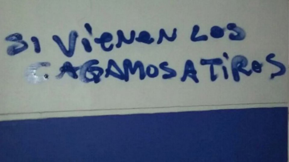 El repudio de los hinchas de Vélez a la localía de San Lorenzo.
