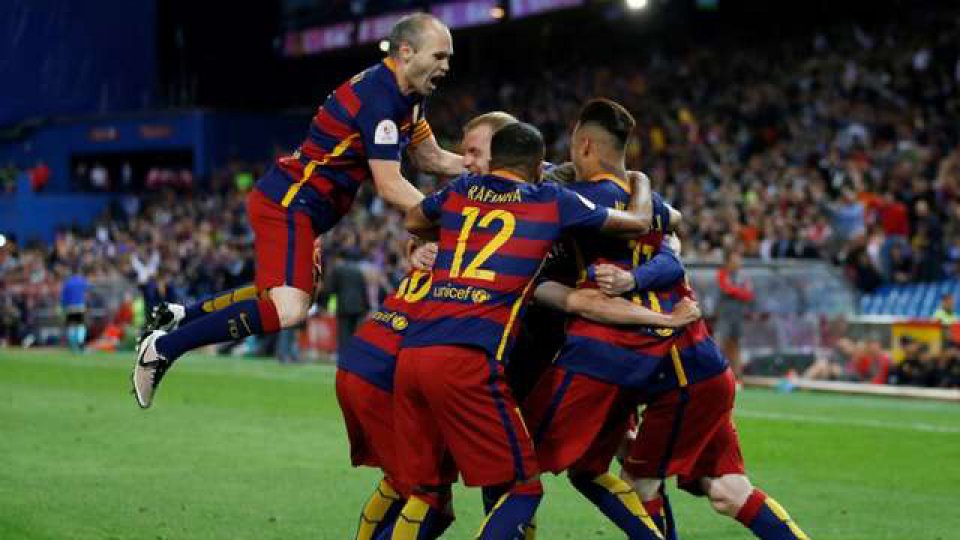 Messi dio dos grandes asistencias para que anoten Jordi Alba y Neymar.