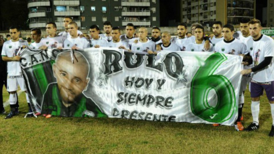 Los jugadores del Torito brindaron un emotivo homenaje al Rulo Espíndola.