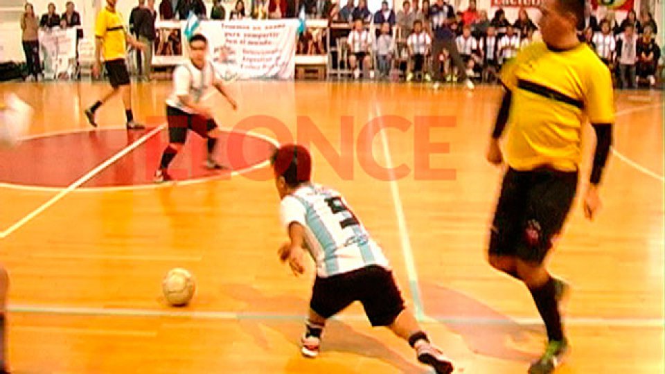 La Selecci&oacute;n Argentina de Baja Talla disput&oacute; en encuentro en Paran&aacute;.