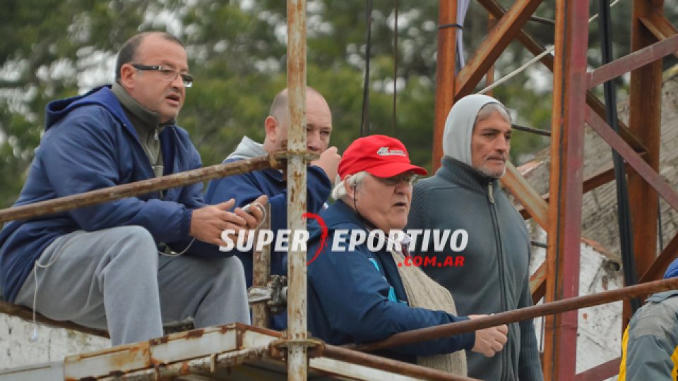Los fanáticos del Rojiblanco se dieron cita en el Mutio acompañando al equipo